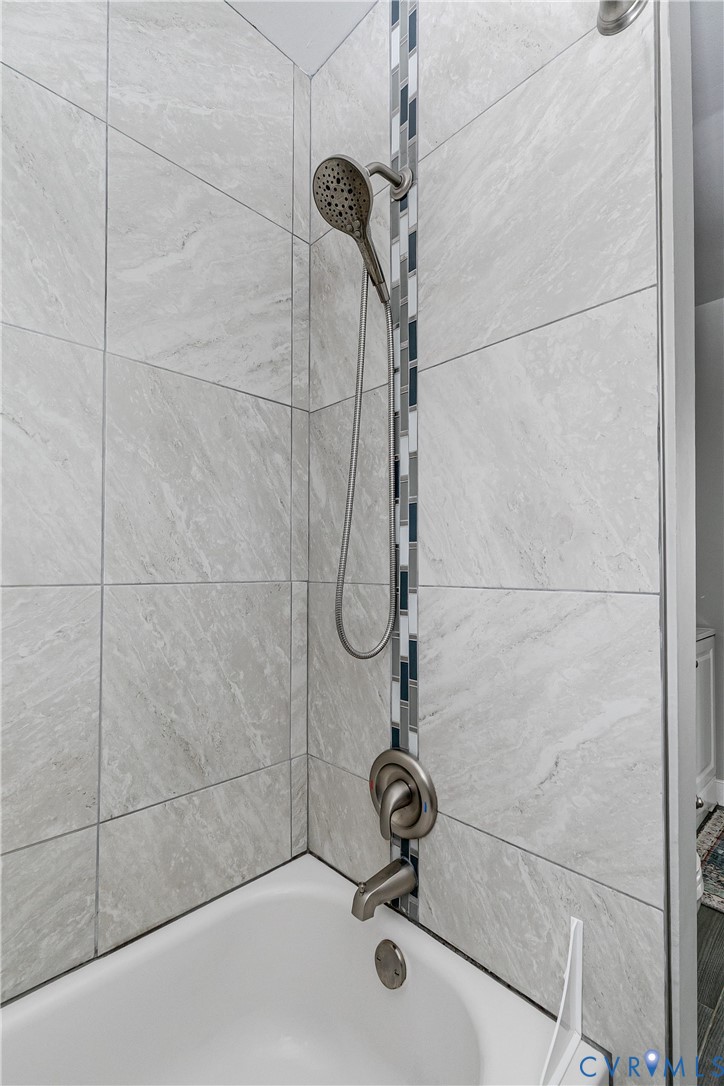 10907 Baxter Road Glen Allen, VA 23060 - Photo 25 of 42 Primary Bathroom - Ensuite & Opens to Hall as well