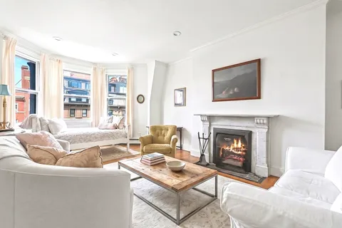 $849,000 | 277 Beacon Street, Unit 4A, Boston, MA 02116