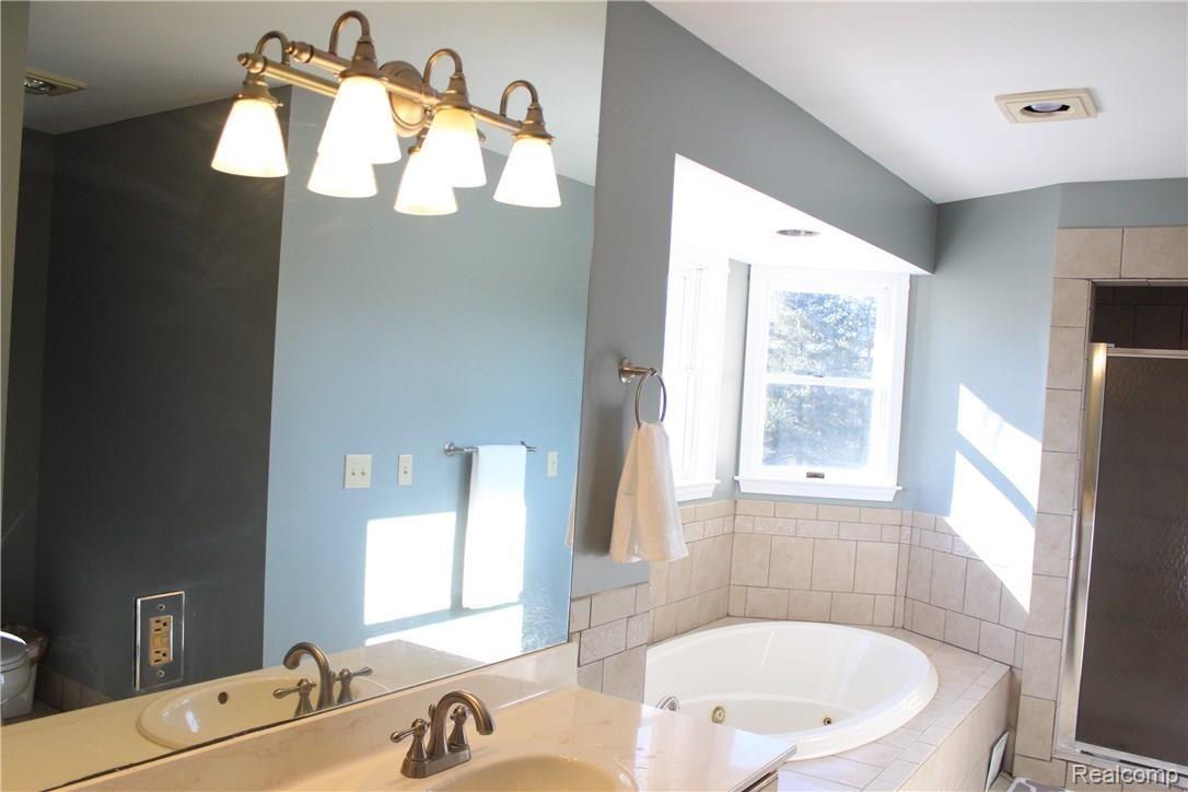 1589 West Allen Road Howell, MI 48855 - Photo 20 of 27 IMG_8545.JPG