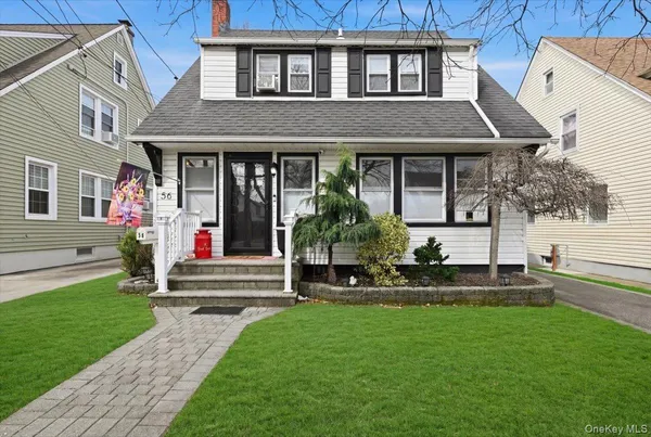 $1,025,500 | 56 Broad Street, Williston Park, NY 11596