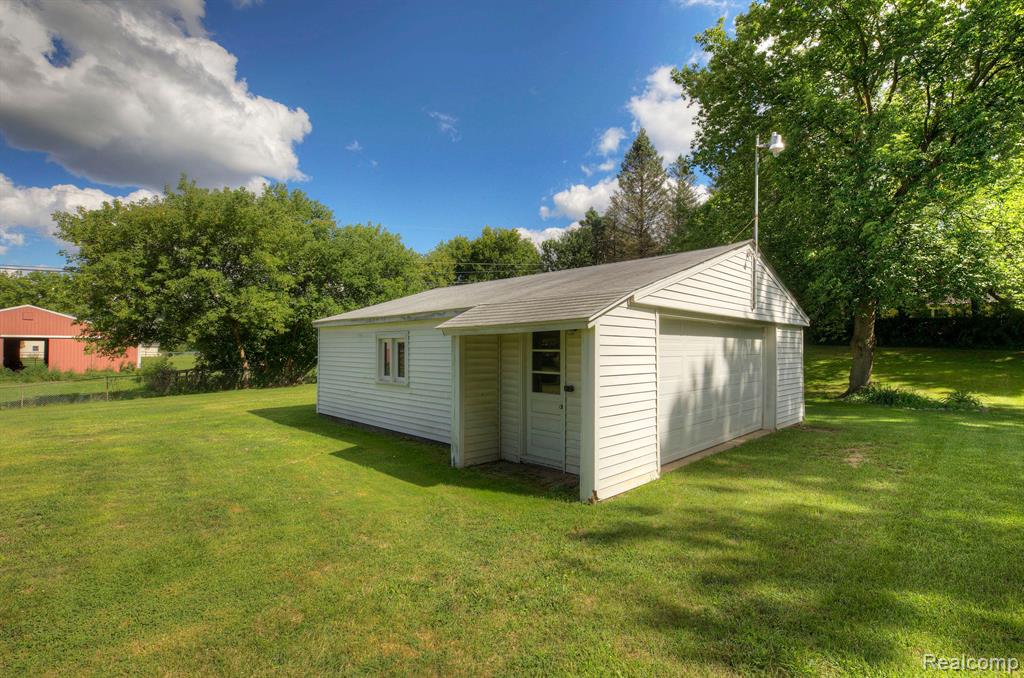 48707 Eight Mile Road Northville, MI 48167 - Photo 37 of 54