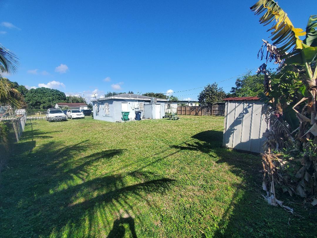 10040 Southwest 170th Terrace Miami, FL 33157 - Photo 15 of 16