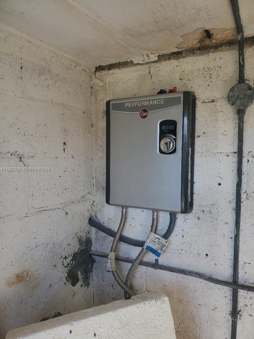 10040 Southwest 170th Terrace Miami, FL 33157 - Photo 9 of 16