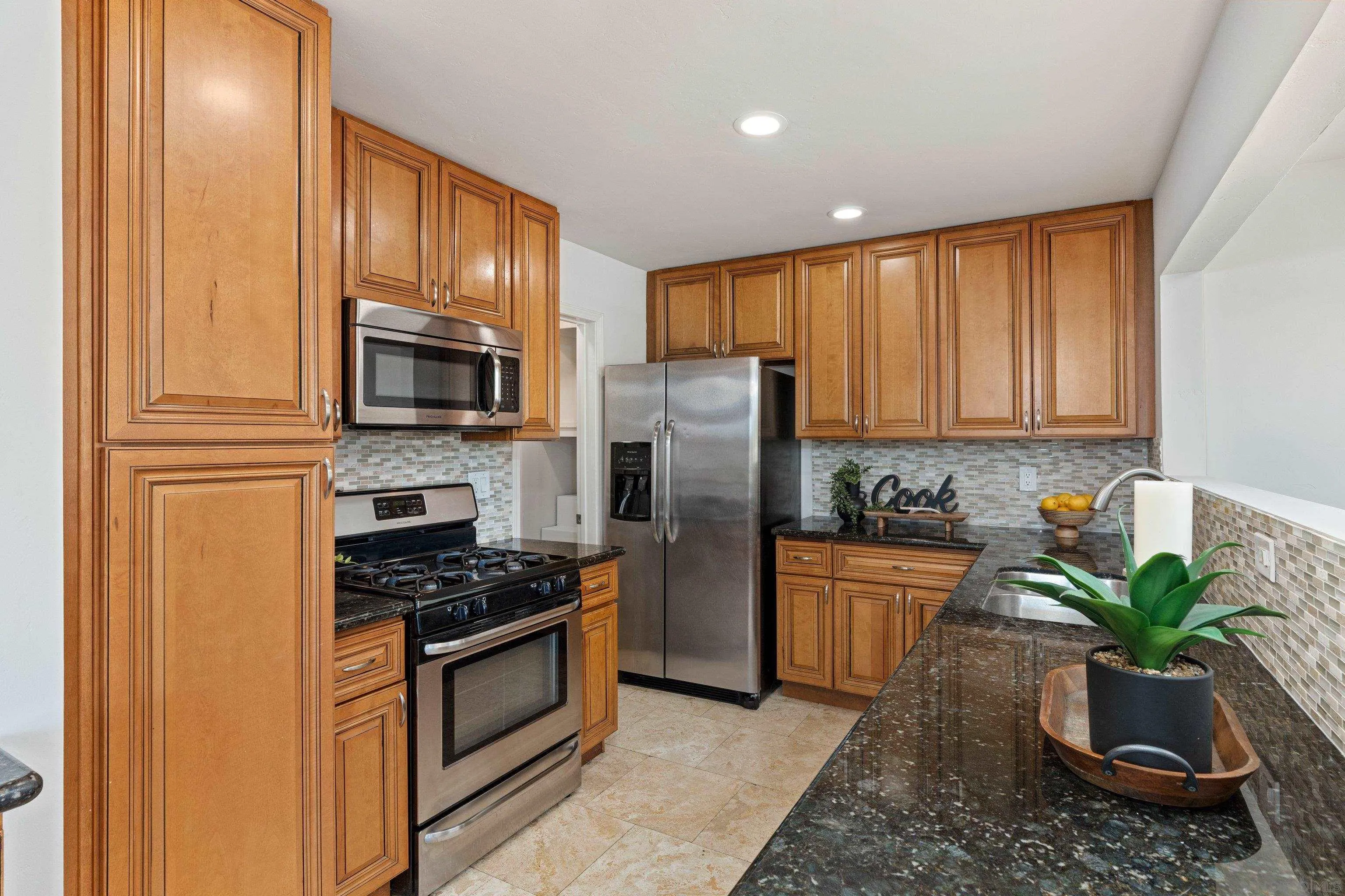 8530 Rockledge Road La Mesa, CA 91941 - Photo 6 of 31