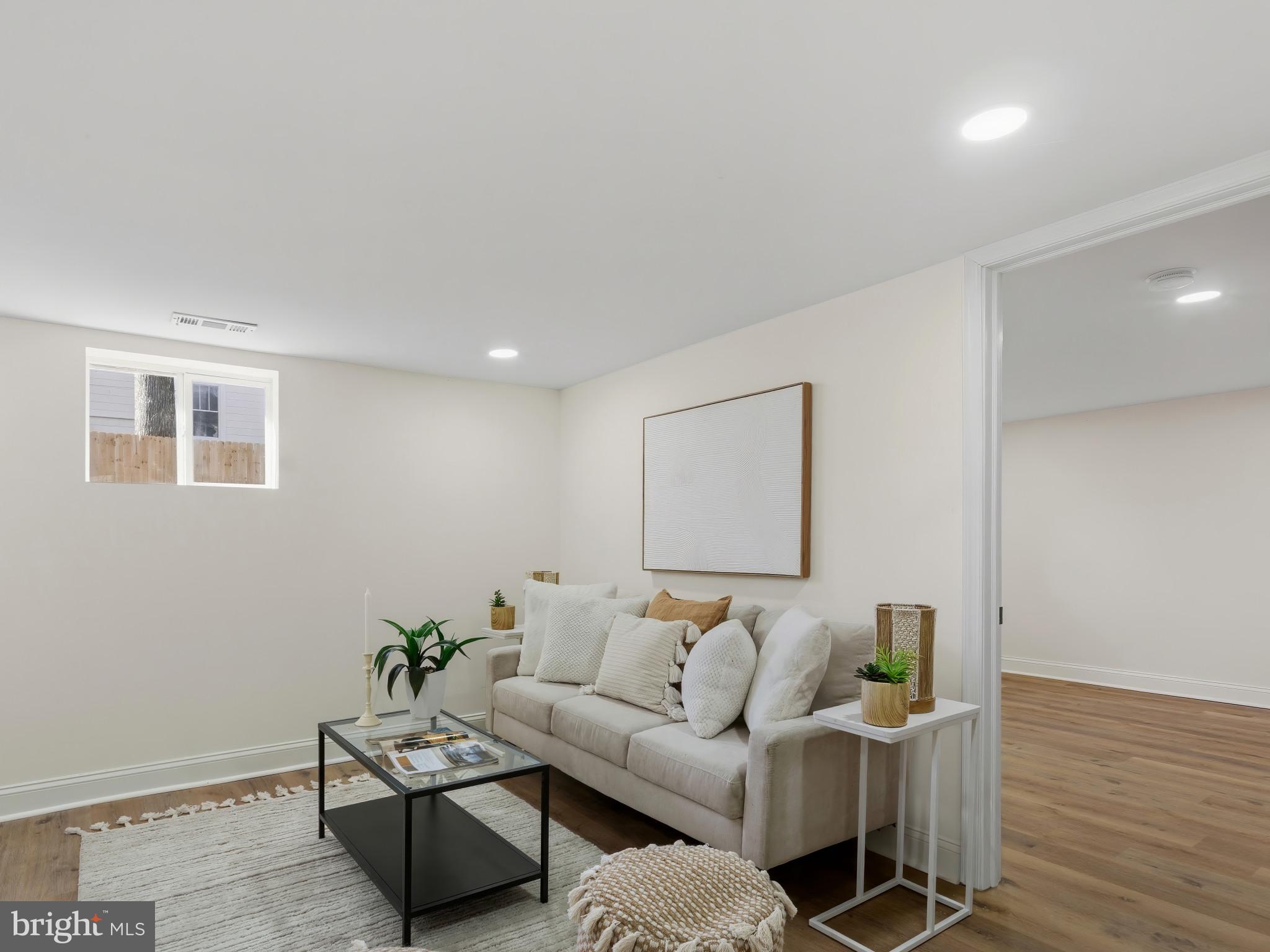 4600 White Avenue Baltimore, MD 21206 - Photo 29 of 40 a living room with furniture