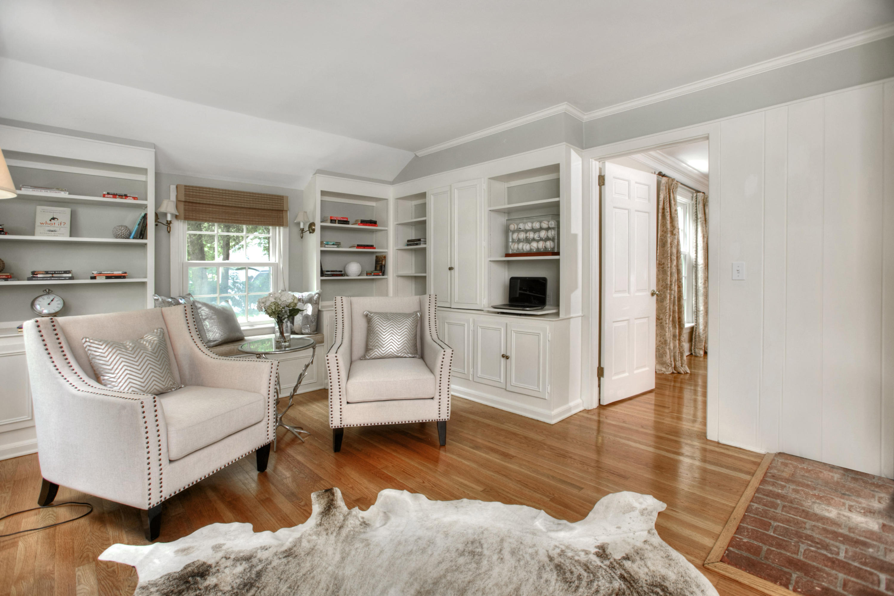 5 Haskell Lane Darien, CT 06820 - Photo 4 of 22 a living room with furniture and a rug