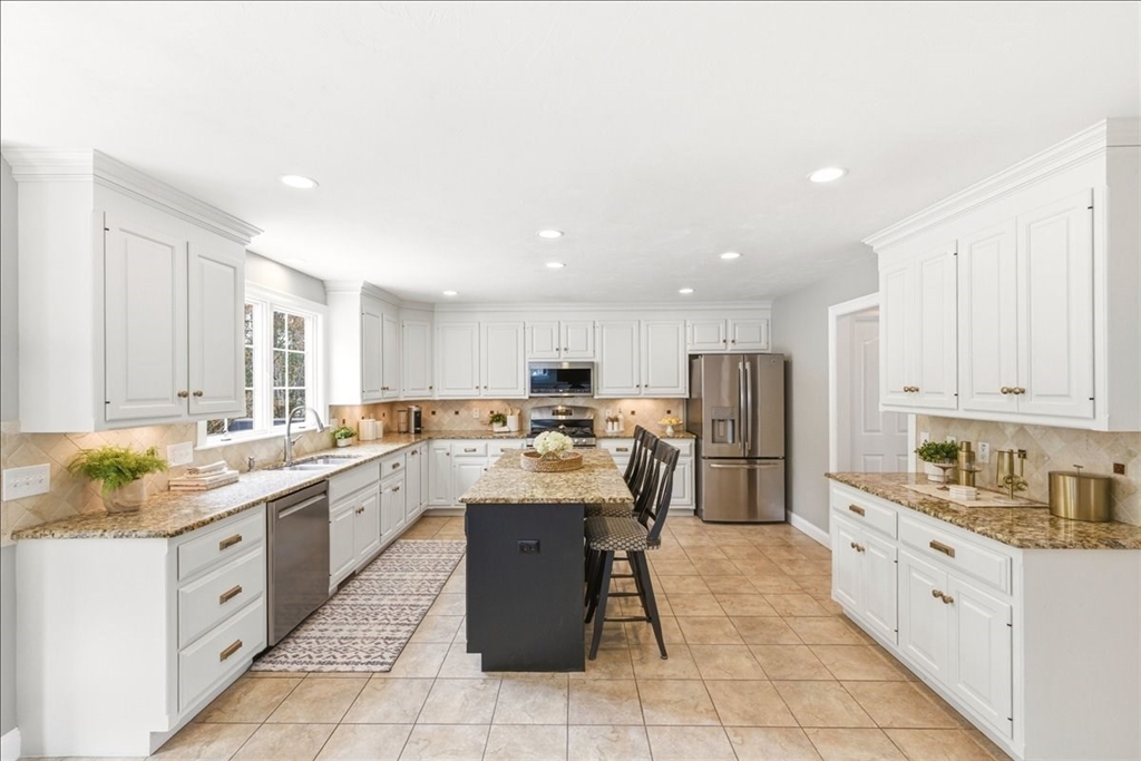 150 Brandywine Road Franklin, MA 02038 - Photo 8 of 42 Gallery Image 8