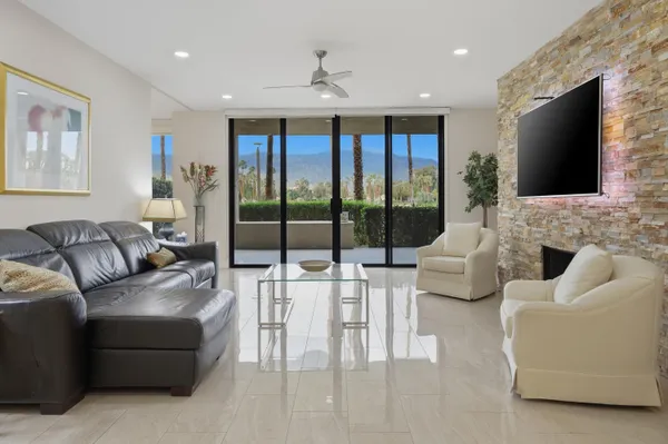 $640,000 | 910 Island Drive, Unit 114, Rancho Mirage, CA 92270