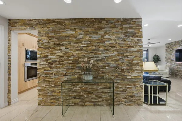 $640,000 | 910 Island Drive, Unit 114, Rancho Mirage, CA 92270