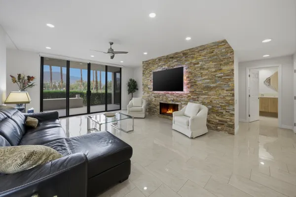 $640,000 | 910 Island Drive, Unit 114, Rancho Mirage, CA 92270