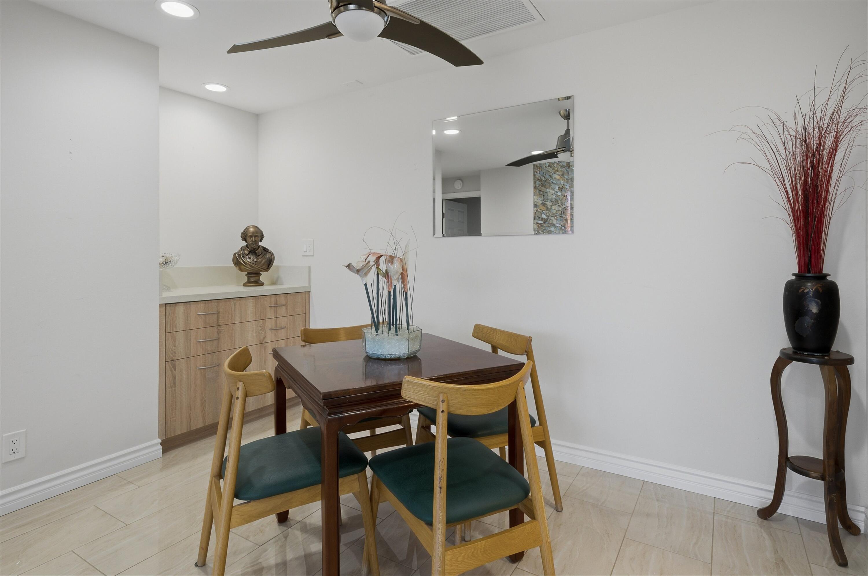 910 Island Drive, Unit 114 Rancho Mirage, CA 92270 - Photo 18 of 44 17-Photo-17