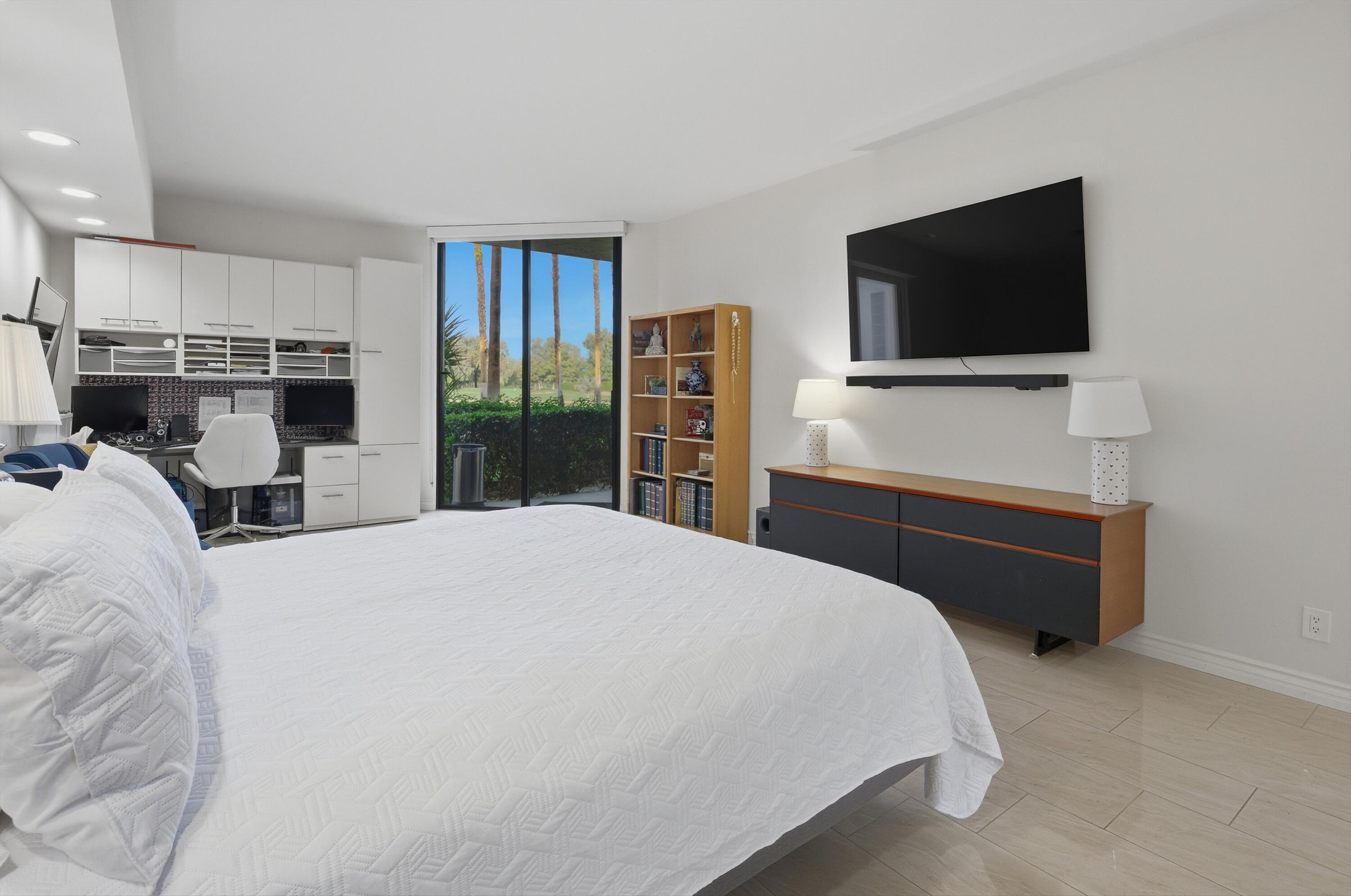 910 Island Drive, Unit 114 Rancho Mirage, CA 92270 - Photo 32 of 44 32-Photo-32