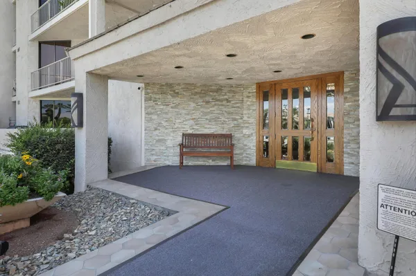 $640,000 | 910 Island Drive, Unit 114, Rancho Mirage, CA 92270
