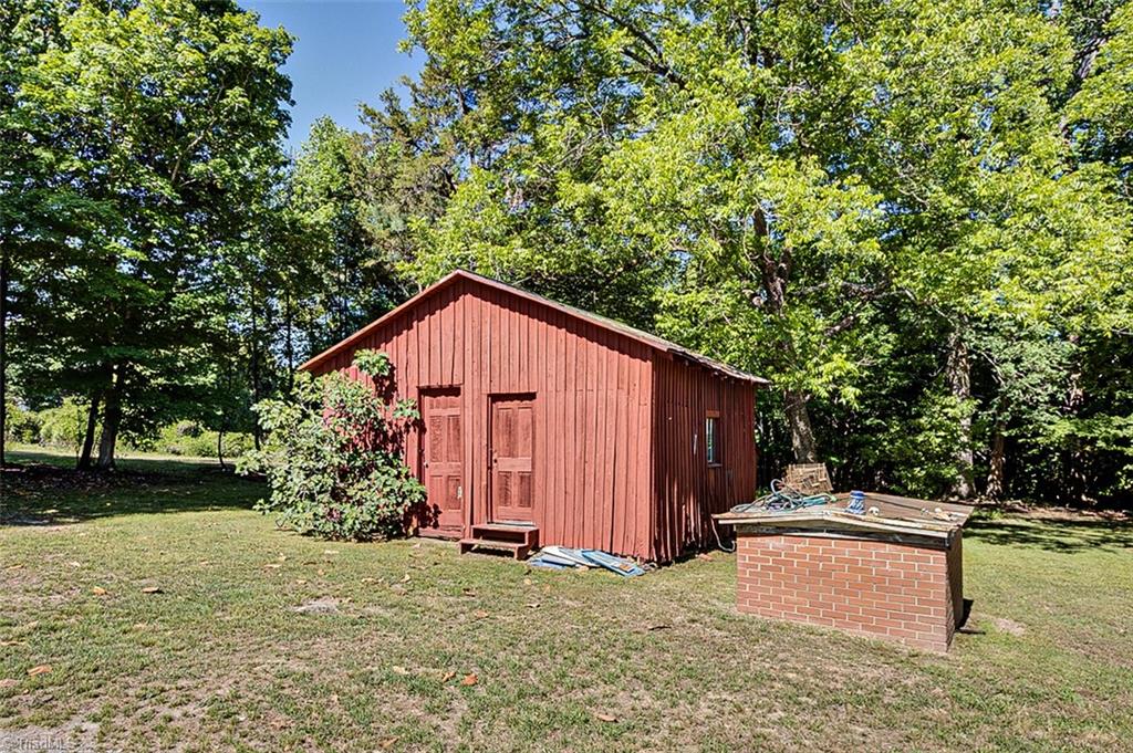 349 Ridge Road Seagrove, NC 27341 - Photo 10 of 50