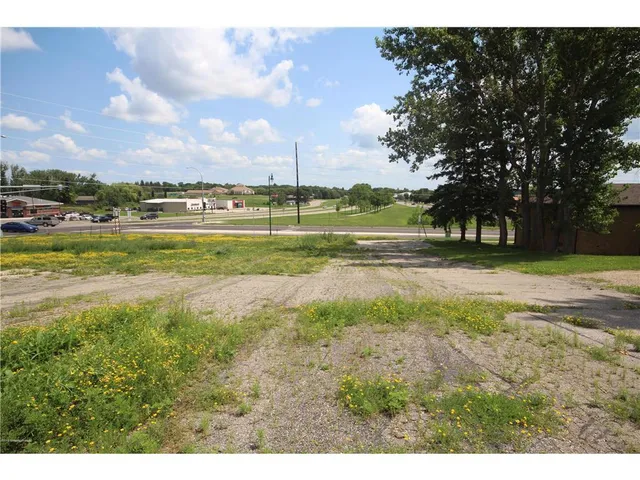 $129,900 | 128 South Tower Road, Fergus Falls, MN 56537