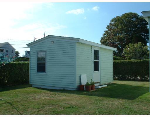 6 Gaspee Road Narragansett, RI 02882 - Photo 3 of 11 Yard/Garden.