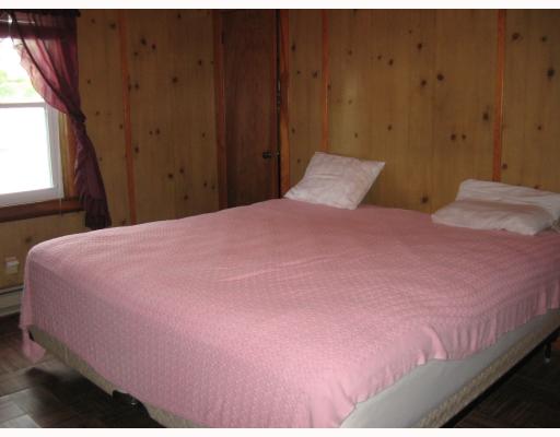 6 Gaspee Road Narragansett, RI 02882 - Photo 10 of 11 Bedroom.