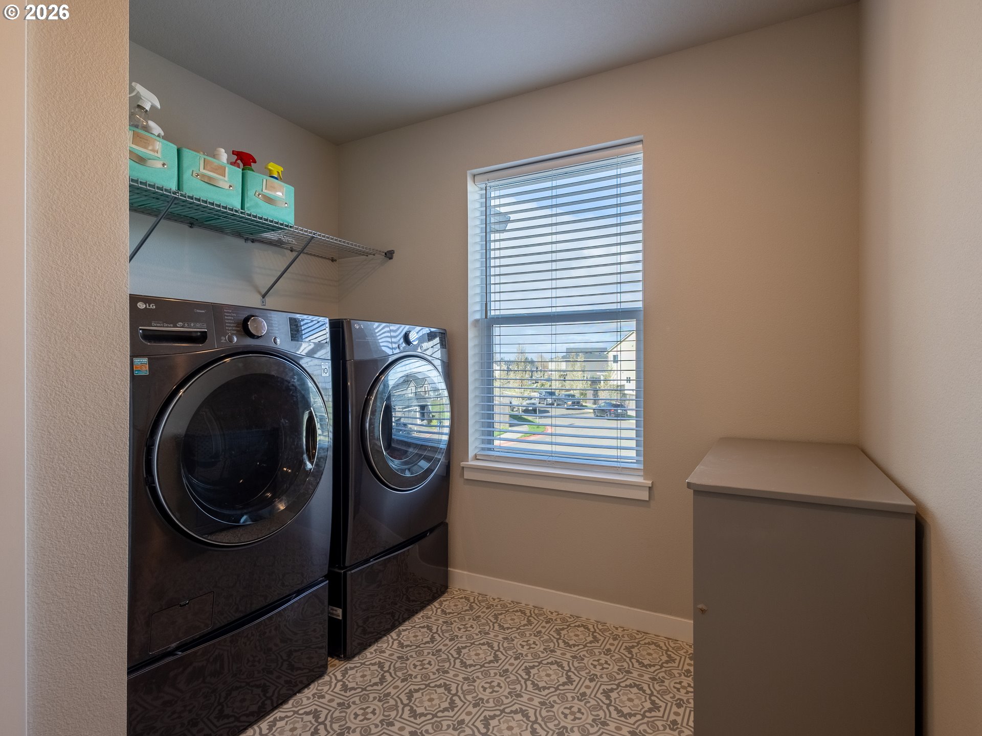 8827 North 1st Circle Ridgefield, WA 98642 - Photo 29 of 38 a utility room with dryer and washer