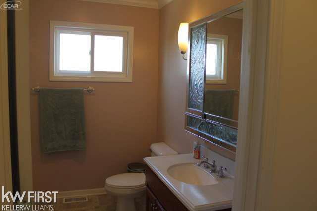 9370 Reid Road Swartz Creek, MI 48473 - Photo 15 of 25 21134303-14.JPG