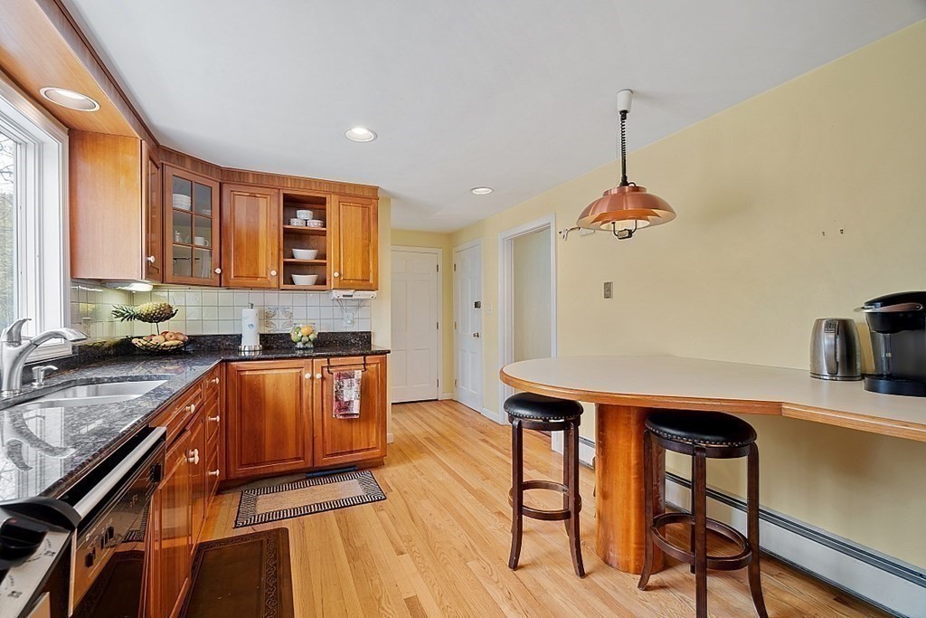 62 Wildwood Road Andover, MA 01810 - Photo 8 of 40 Gallery Image 8