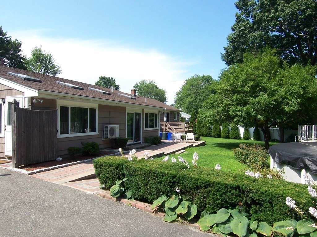 37 Cranmore Road Braintree, MA 02184 - Photo 4 of 25 Gallery Image 4