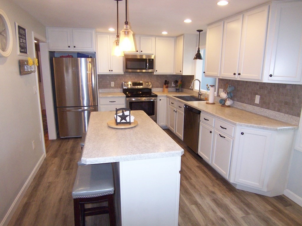 37 Cranmore Road Braintree, MA 02184 - Photo 8 of 25 Gallery Image 8