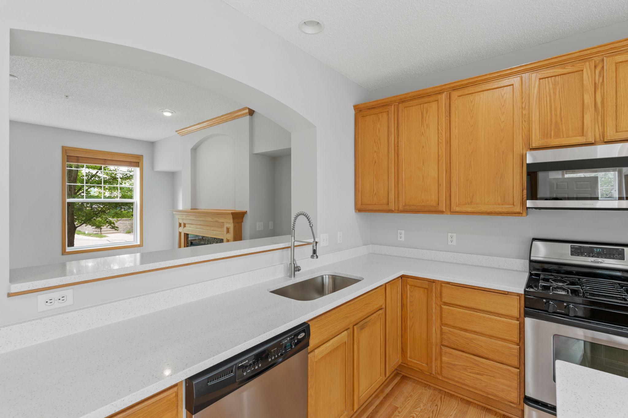 8324 Labont Way Eden Prairie, MN 55344 - Photo 22 of 53