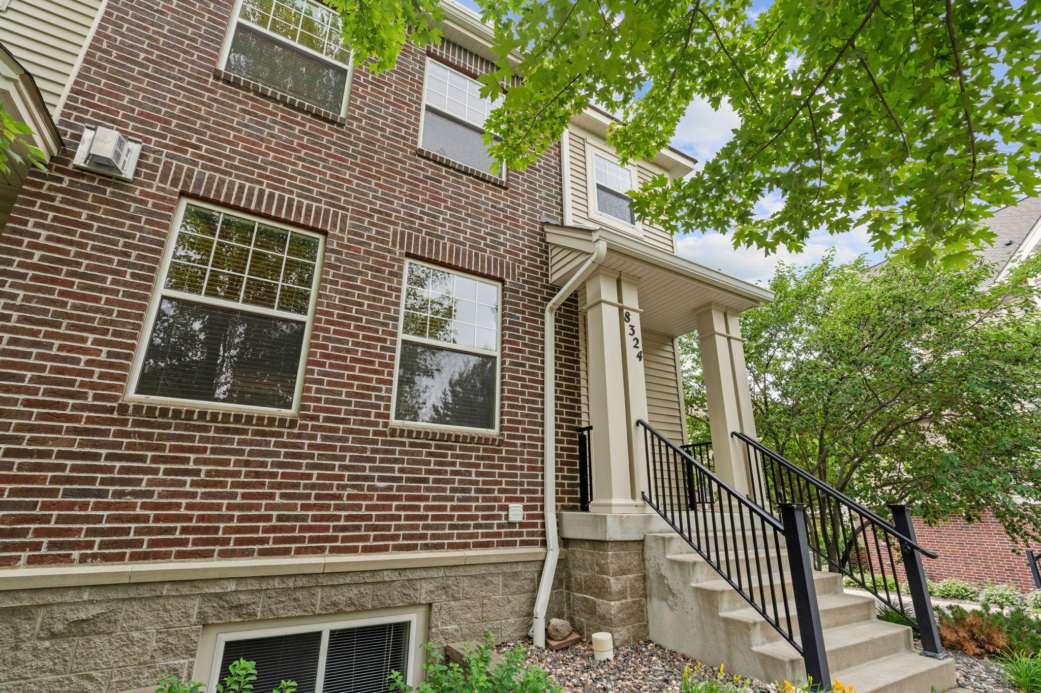 8324 Labont Way Eden Prairie, MN 55344 - Photo 4 of 53