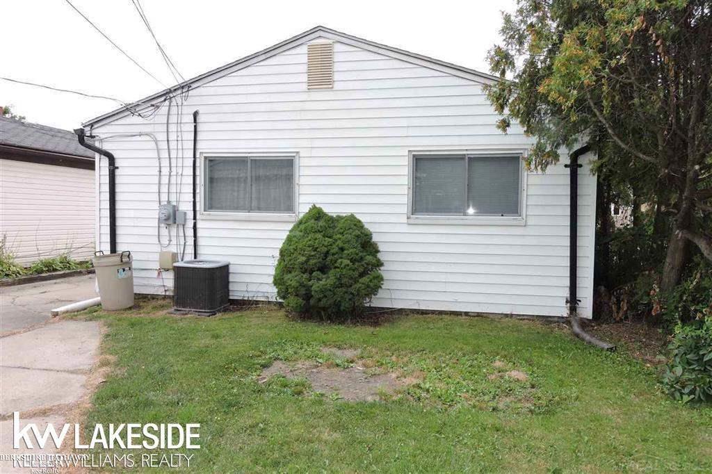 21809 Rosedale Street St. Clair Shores, MI 48080 - Photo 2 of 17