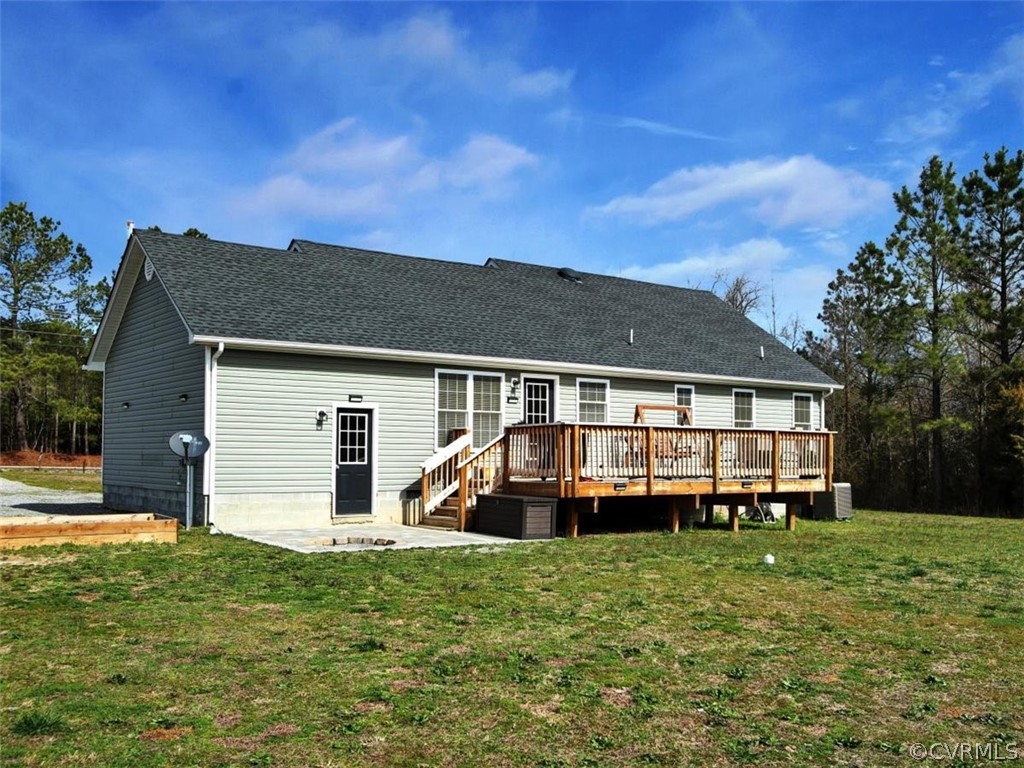 17196 Cabin Point Road Carson, VA 23830 - Photo 15 of 16 a front view of a house with a yard