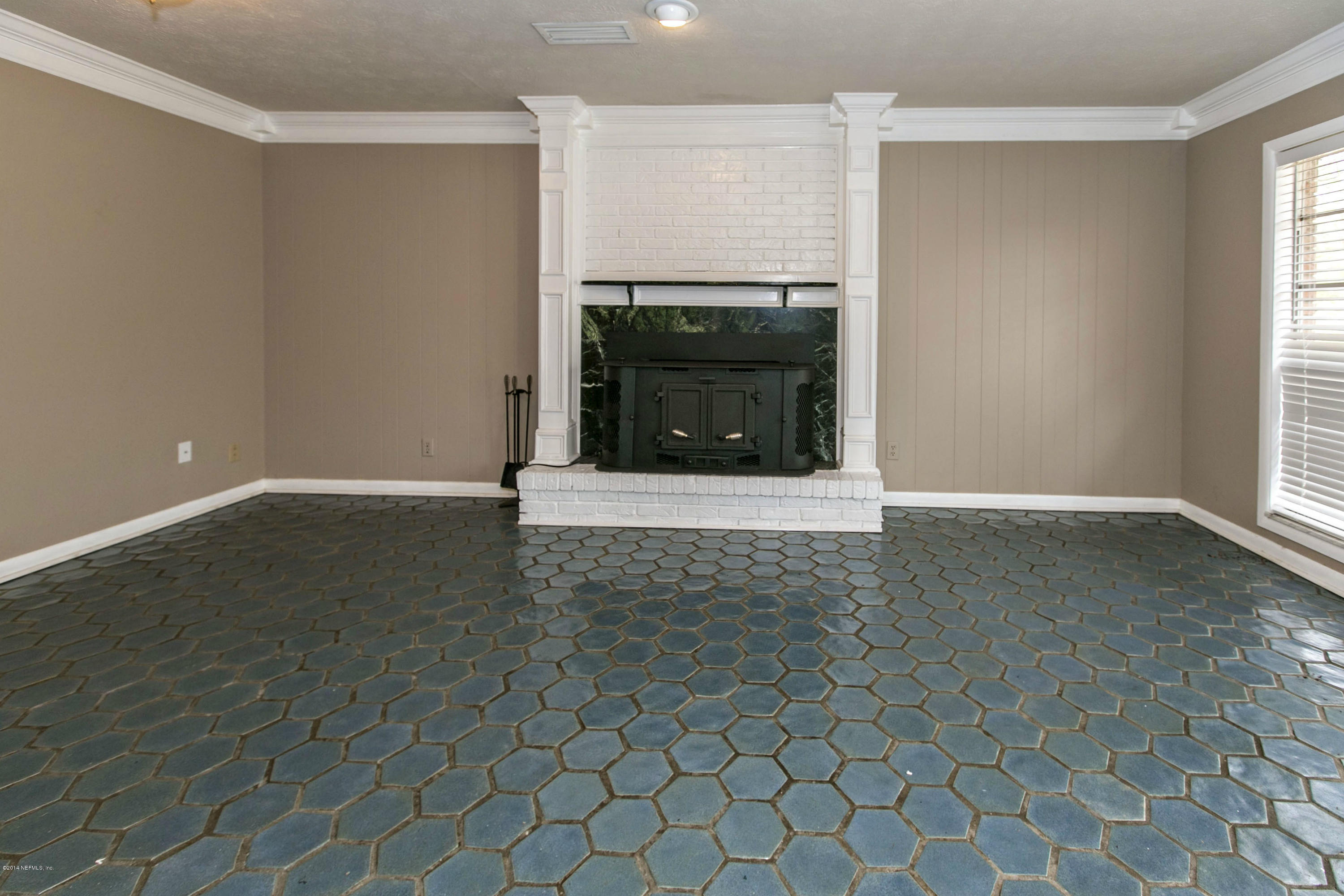 18001 Wells Road Jacksonville, FL 32234 - Photo 3 of 28 003_Living Room