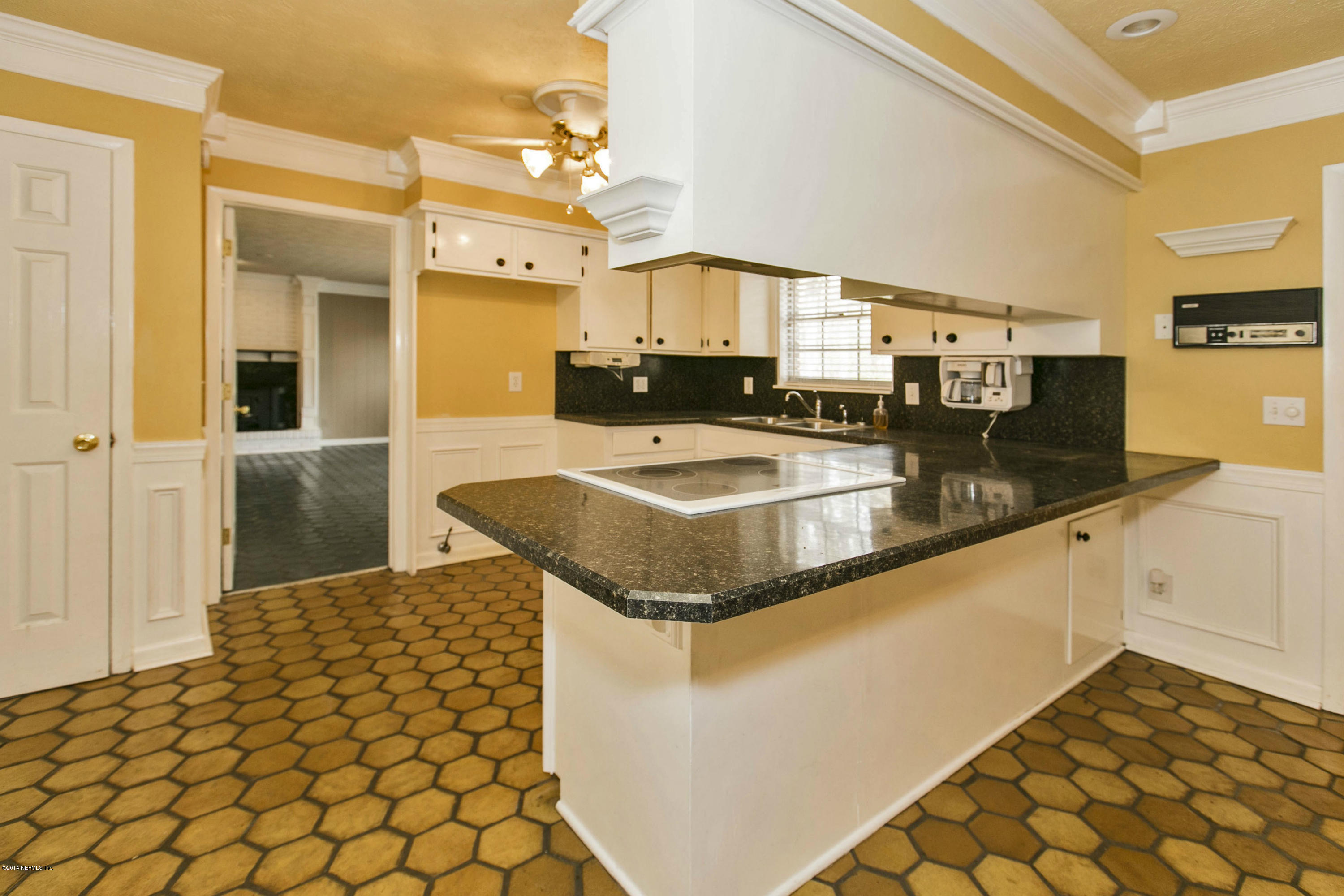 18001 Wells Road Jacksonville, FL 32234 - Photo 7 of 28 007_Kitchen