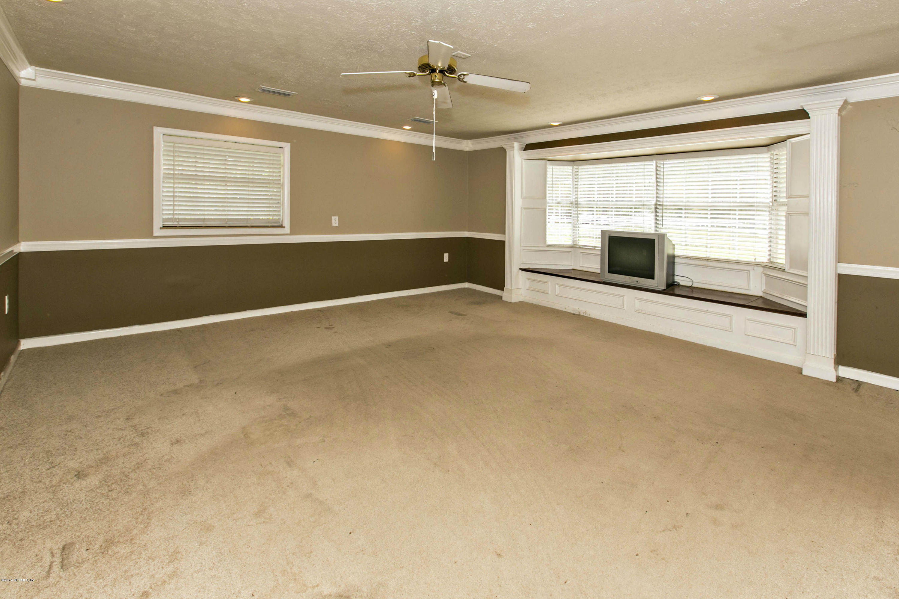 18001 Wells Road Jacksonville, FL 32234 - Photo 9 of 28 009_Family Room