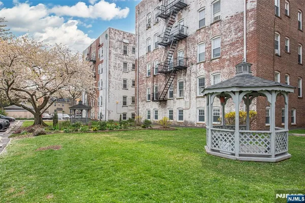 $325,000 | 55 Park, Bloomfield, NJ 07003