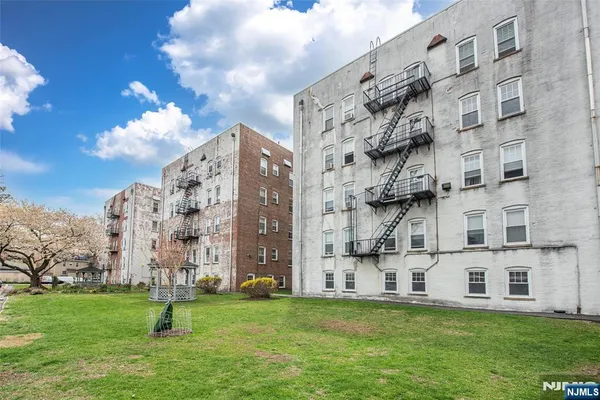 $325,000 | 55 Park, Bloomfield, NJ 07003