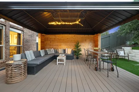 a front view of house with yard