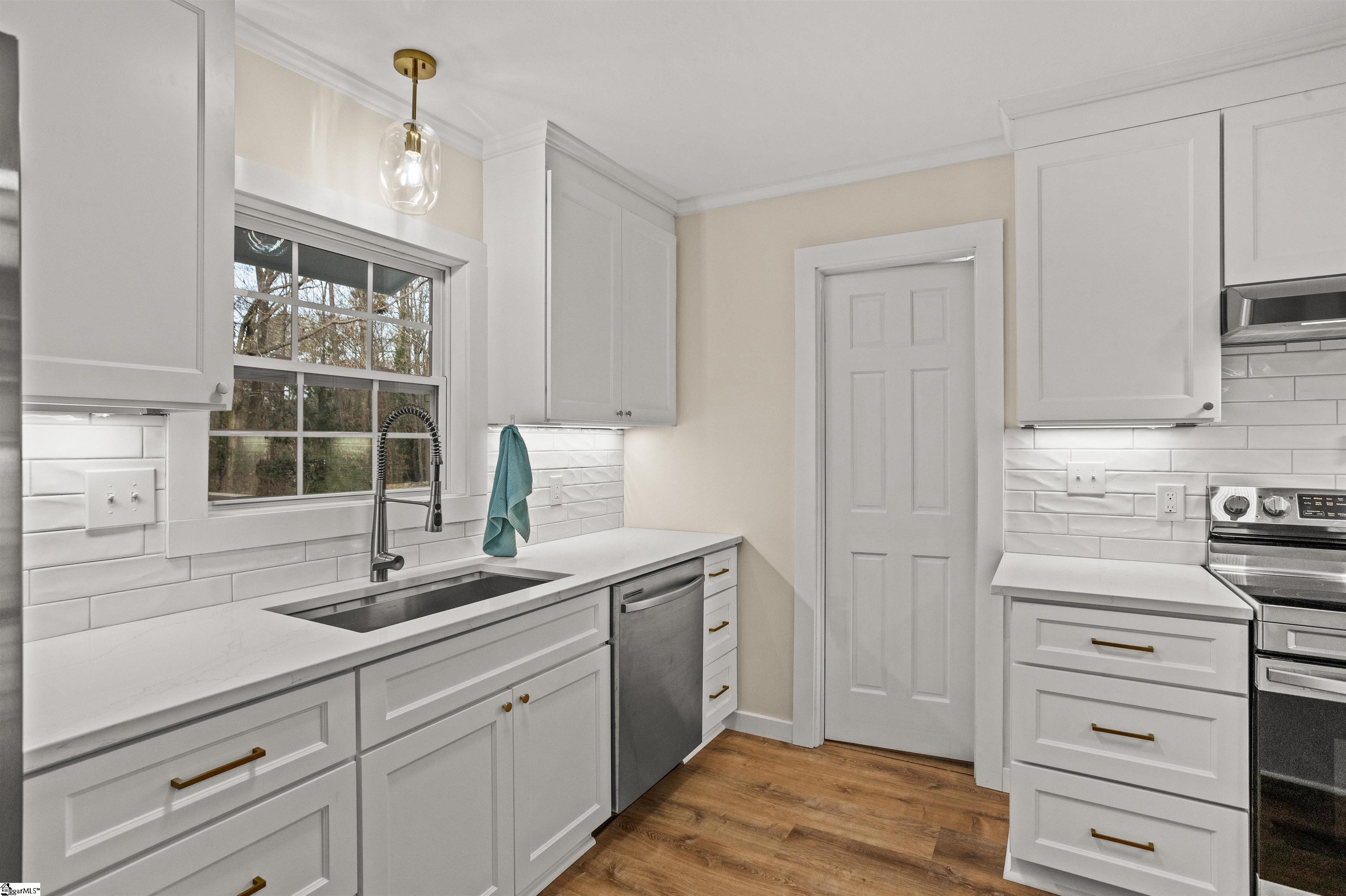 31 Dahlglen Avenue Greenville, SC 29607 - Photo 18 of 43
