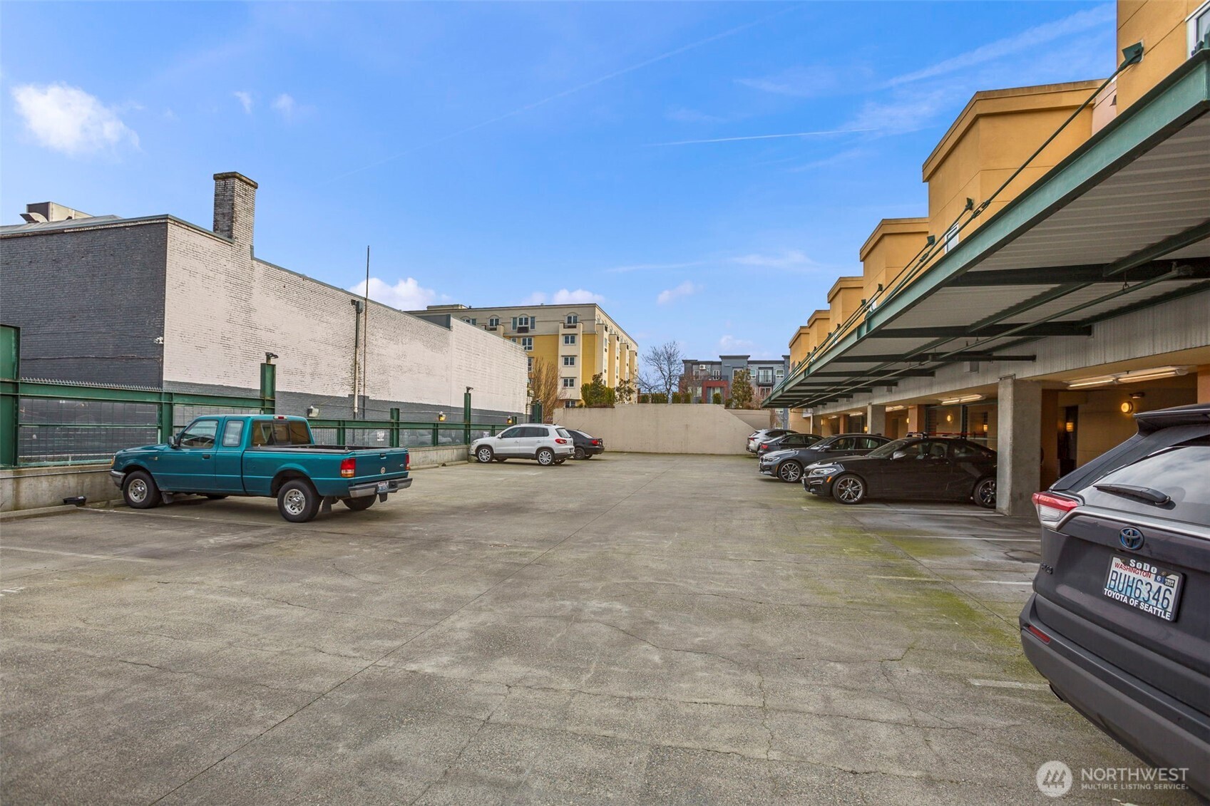 17 West Mercer Street, Unit 218 Seattle, WA 98119 - Photo 32 of 33 a view of parking