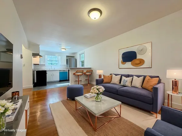 $1,895 | 15 Park Avenue, Unit 1, Foxboro, MA 02035
