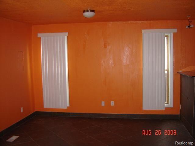 13114 Toepfer Road Warren, MI 48089 - Photo 5 of 12 ORANGE ROOM