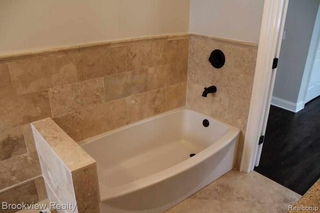 2956 Hillendale Drive Rochester Hills, MI 48309 - Photo 25 of 31