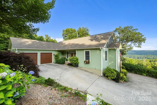 $998,000 | 288 Hawks Point Drive, Zirconia, NC 28790
