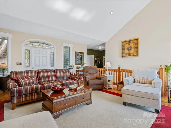 $998,000 | 288 Hawks Point Drive, Zirconia, NC 28790