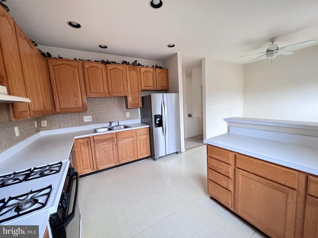 13205 Fox Ripple Lane Herndon, VA 20171 - Photo 4 of 22