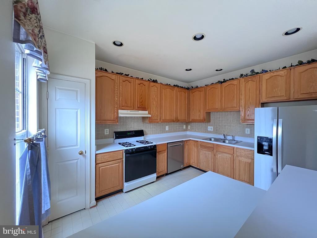 13205 Fox Ripple Lane Herndon, VA 20171 - Photo 5 of 22