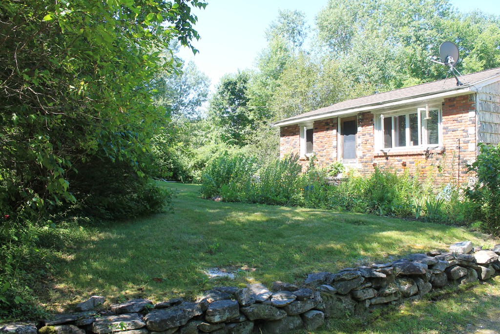 125 Maple Street Carlisle, MA 01741 - Photo 2 of 16