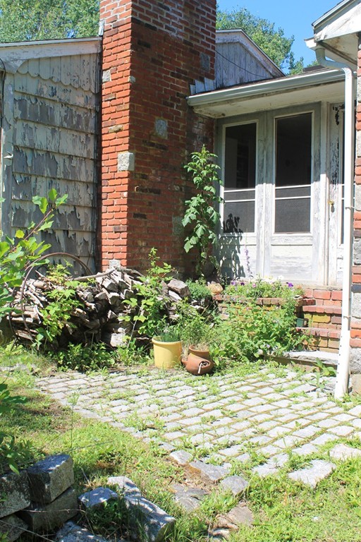 125 Maple Street Carlisle, MA 01741 - Photo 3 of 16