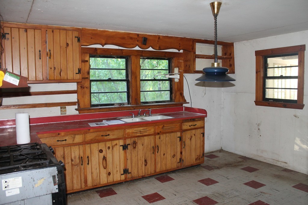 125 Maple Street Carlisle, MA 01741 - Photo 8 of 16