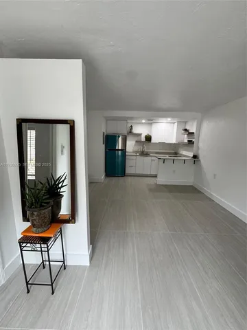 $2,150 | 6920 Southwest 82nd Court, Unit 2, Miami, FL 33143