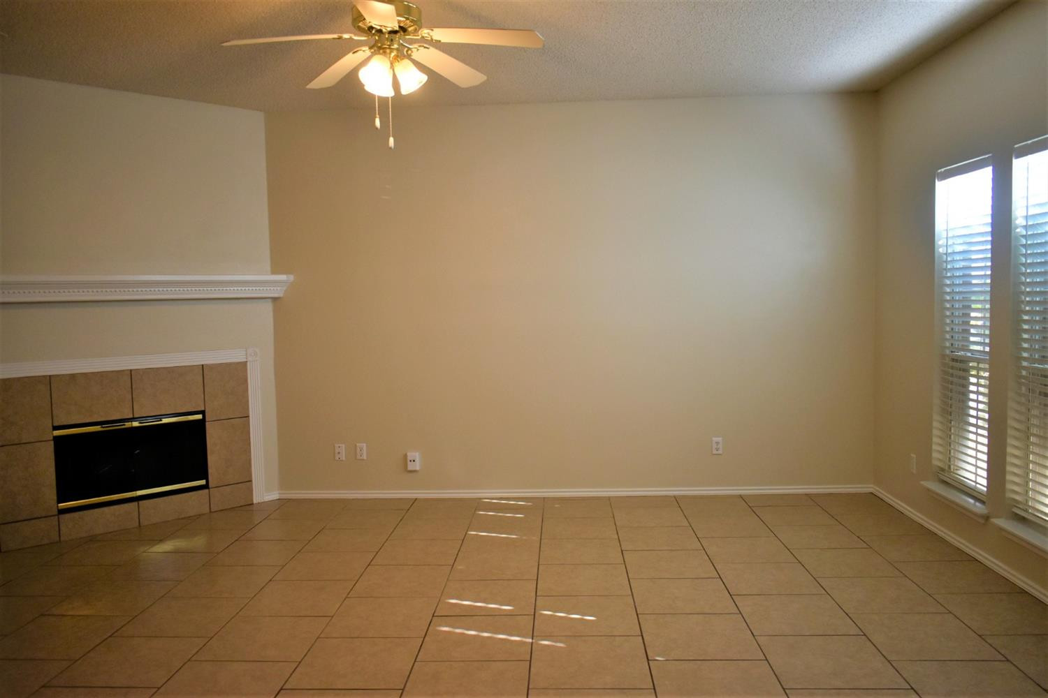 2914 88th Street Lubbock, TX 79423 - Photo 5 of 23 Photo 2